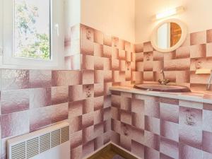 Maisons de vacances Maison calme 3 chambres proche plage avec jardin clos et parking a Saint-Brevin-les-Pins - FR-1-306-1065 : photos des chambres