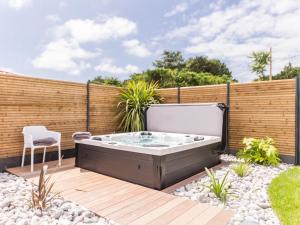 Gîtes avec piscine chauffée, SPA, proche plage et commerces, jardin privatif et tout compris - FR-1-306-1207