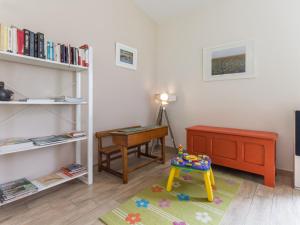 Maisons de vacances Gite paisible avec grand jardin pres du lac, ping-pong, velo, climatisation, proche de Nantes et plages - FR-1-306-1056 : photos des chambres