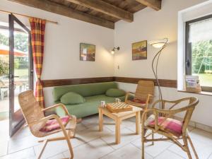 Gîte calme avec jardin clos, équipements complets et activités sur place à Callac - FR-1-306-1130