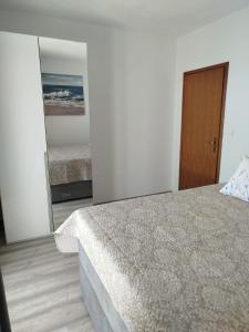 Apartments with parking spaces Lokva Rogoznica, Omis - 12906