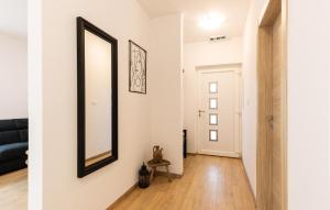 Stunning Home In Zadvarje