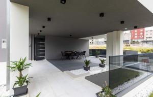 Lovely Apartment In Podstrana