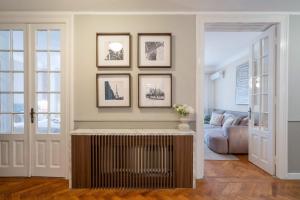 Romanian Athenaeum Flat - Refined 3BR Steps from Calea Victoriei