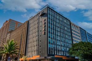 Luxury apartment with City & Mountain views