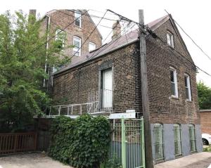 Urban Coach Penthouse - Near Train, Medical District, and Downtown