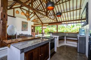 Villa Penyu - Spacious 2BR Villa with Private Pool - Center Bingin
