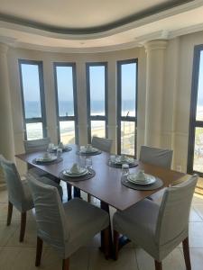 Cobertura duplex frontal ao mar