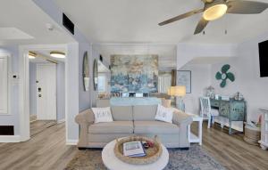 Pinnacle Port Penthouse #29 condo