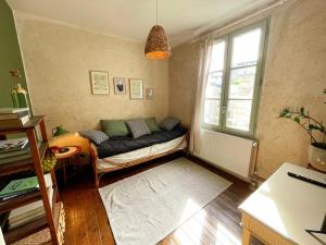 Maisons de vacances Gite XIXe de charme a Candes-St-Martin avec jardin clos - FR-1-381-612 : photos des chambres