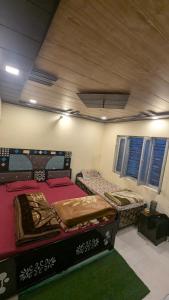 Kanak kartikey home stay
