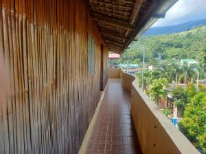 Livios loading house