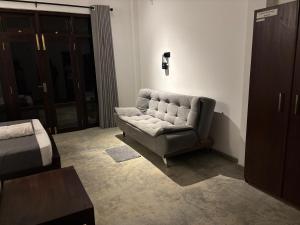 Mountain Edge Unawatuna