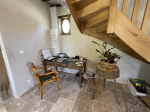 Maisons de vacances Superbe Gite Eco-renove au Calme, Proche Chateaux - FR-1-381-622 : photos des chambres