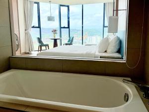 Spring ALacarte Ha Long Luxury Studio