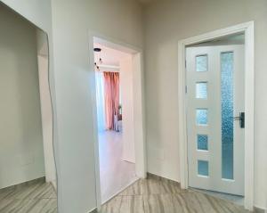 Onix Aparthotel Mirror 14