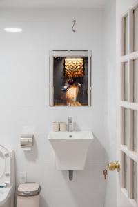 Apart Hotel Modern - Hanoi Old Quarter - Netflix - Elevator