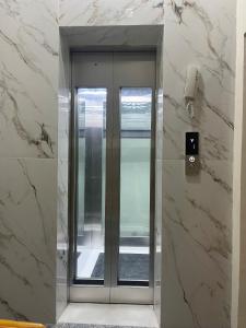 Apart Hotel Modern - Hanoi Old Quarter - Netflix - Elevator