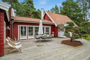 Beach House Retreat In Peaceful Ljunghusen