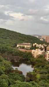 Cloud 9 Cabin- Lavish Studio in Baner Pashan!