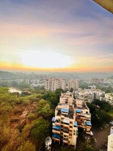 Cloud 9 Cabin- Lavish Studio in Baner Pashan!