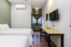 Hidden 4BR Cottage House Retreats (Free Parking)