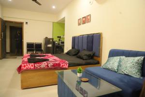 Ivy Bliss Studio with Private Pool, B 13, Karjat