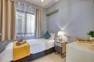 City Skyline Penthouse with Large Terrace & Views