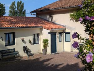 Maisons de vacances Gite Belle, Piscine privee, vue sur la campagne : photos des chambres