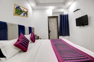 Hotel S B Inn Near New Delhi railway Station Paharganj