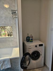 Spacious & Cozy - 3 Bedrooms