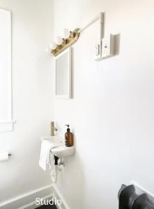 Downtown StudioQueen BedWi-FiHigh Falls