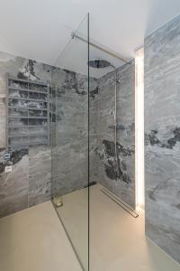 RADIO CITY Loft 435 by Hostlovers