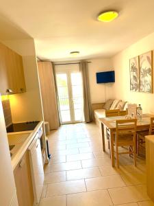 Appartements Appartement lumineux avec terrasse vue mer : photos des chambres