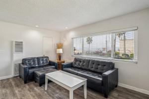 Beautiful 2 Bed Beach Condo #201