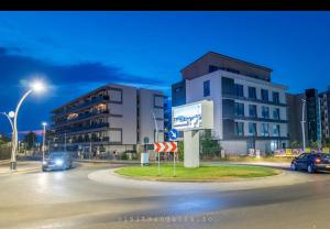 Studio Gul Mona Saturn