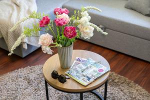 Cozy Apartment with Self Check-in & Free Parking