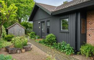 2 Bedroom Lovely Home In Odder