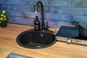 Cozy Apartment with Self Check-in & Free Parking