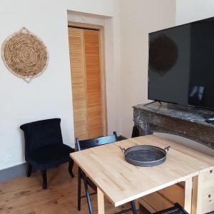 Appartements Gite de la tour avec piscine entre Carcassonne et narbonne : photos des chambres