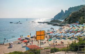 1 Bedroom Beautiful Apartment In Ricadi