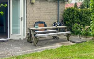 3 Bedroom Cozy Home In Stellendam
