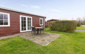Stunning Home In Wagenborgen With Wifi