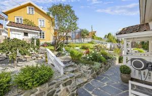 Awesome Home In Tvedestrand With Wifi