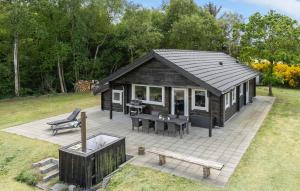 3 Bedroom Cozy Home In Højslev