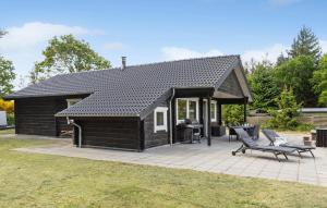 3 Bedroom Cozy Home In Højslev