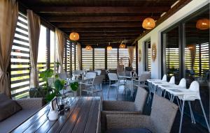 Cozy Apartment In Nowecin With Sauna