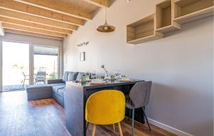 Beautiful Apartment In Nowecin