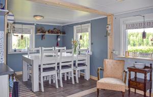 3 Bedroom Beautiful Home In Jämshög