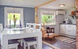 3 Bedroom Beautiful Home In Jämshög